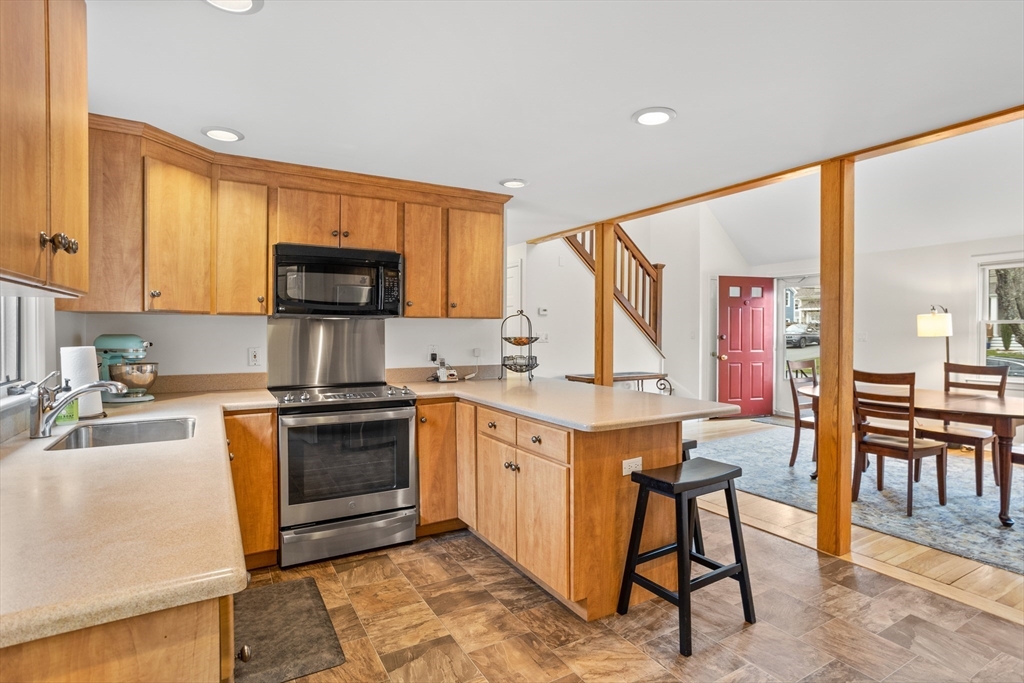 23 Anthony Road Bedford, MA 01730 - Photo 5 of 20 Gallery Image 5