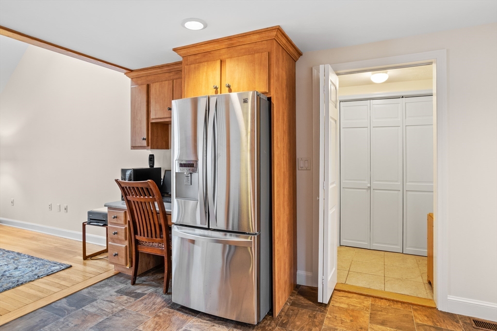 23 Anthony Road Bedford, MA 01730 - Photo 7 of 20 Gallery Image 7