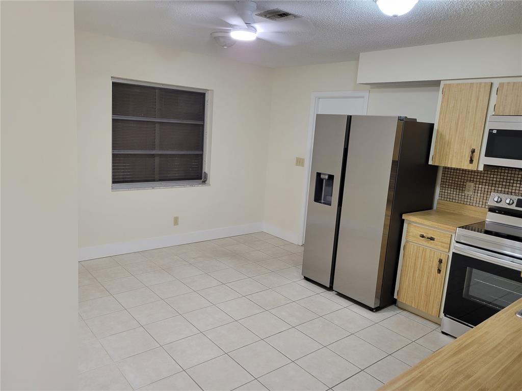 1028 Lillian Street Venice, FL 34285 - Photo 7 of 34