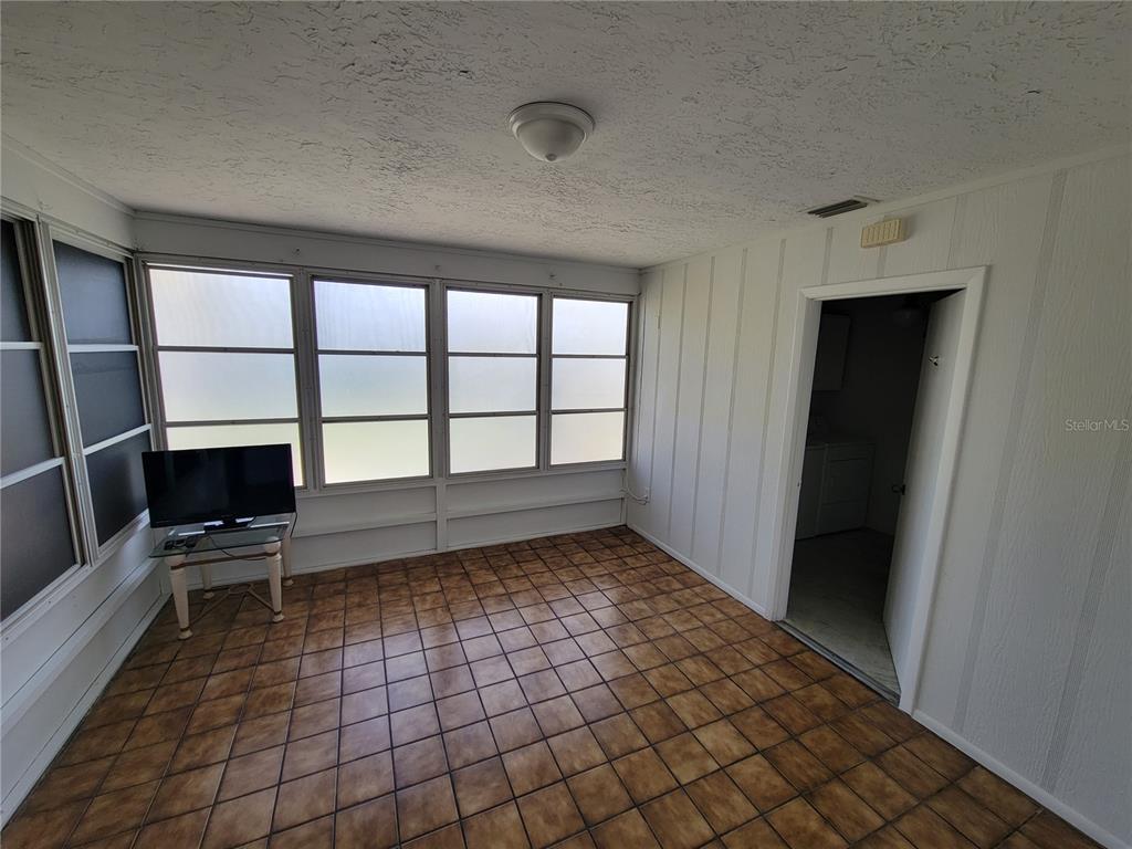 1028 Lillian Street Venice, FL 34285 - Photo 10 of 34