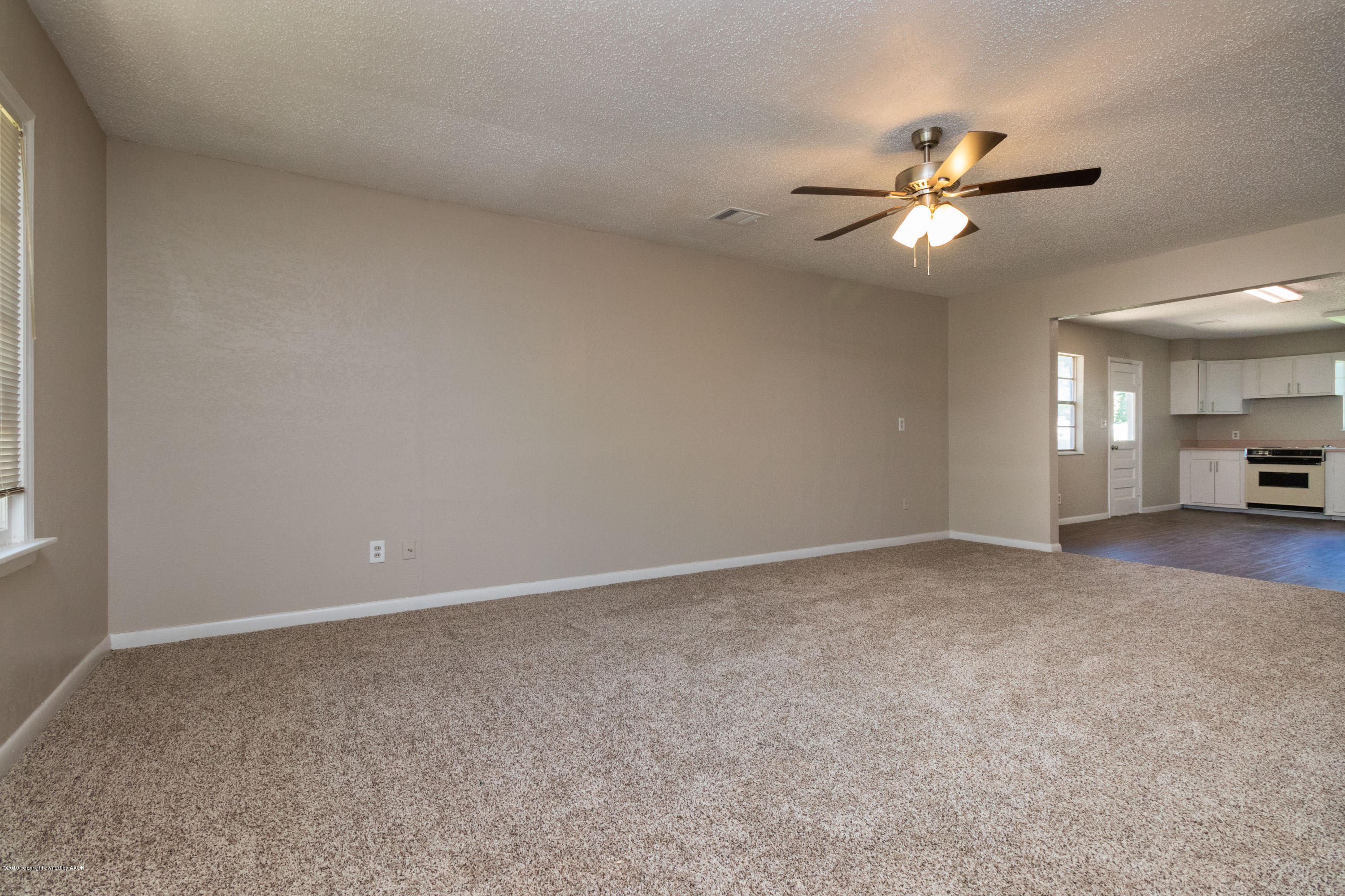 4617 Bowie Street Amarillo, TX 79110 - Photo 5 of 19 005