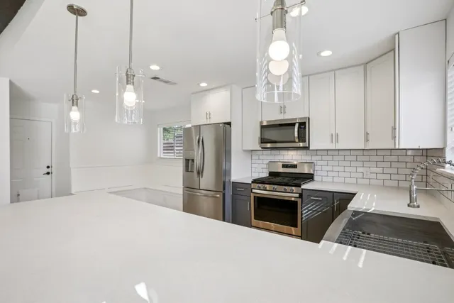 $3,450 | 7205 Twisted Oaks Drive, Austin, TX 78745