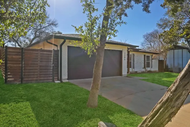 $3,450 | 7205 Twisted Oaks Drive, Austin, TX 78745