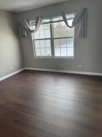 $2,050 | 1349 Orleans Drive, Mundelein, IL 60060