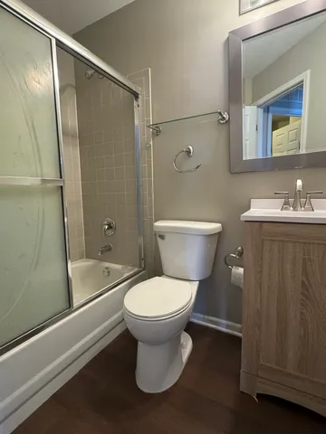 $2,050 | 1349 Orleans Drive, Mundelein, IL 60060