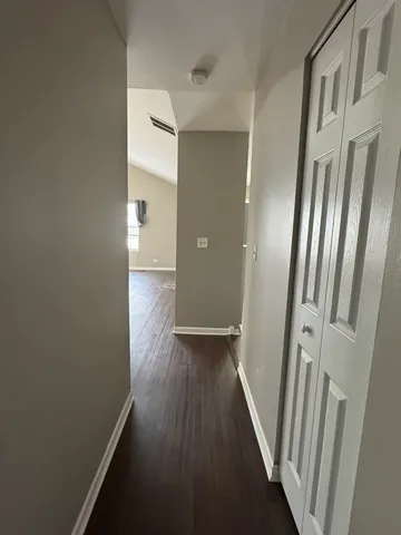 $2,050 | 1349 Orleans Drive, Mundelein, IL 60060