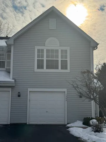 $2,050 | 1349 Orleans Drive, Mundelein, IL 60060