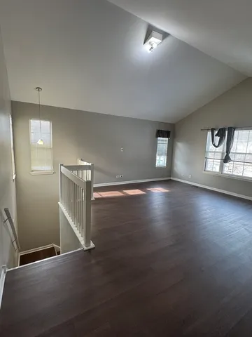 $2,050 | 1349 Orleans Drive, Mundelein, IL 60060