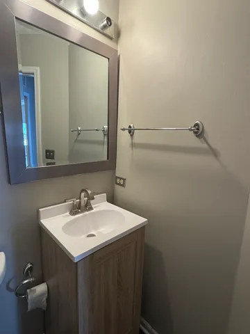 $2,050 | 1349 Orleans Drive, Mundelein, IL 60060