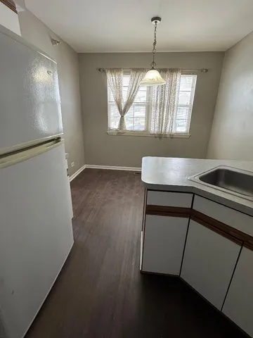 $2,050 | 1349 Orleans Drive, Mundelein, IL 60060