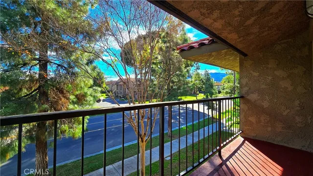 $350,000 | 1586 Border Avenue, Unit G, Corona, CA 92882