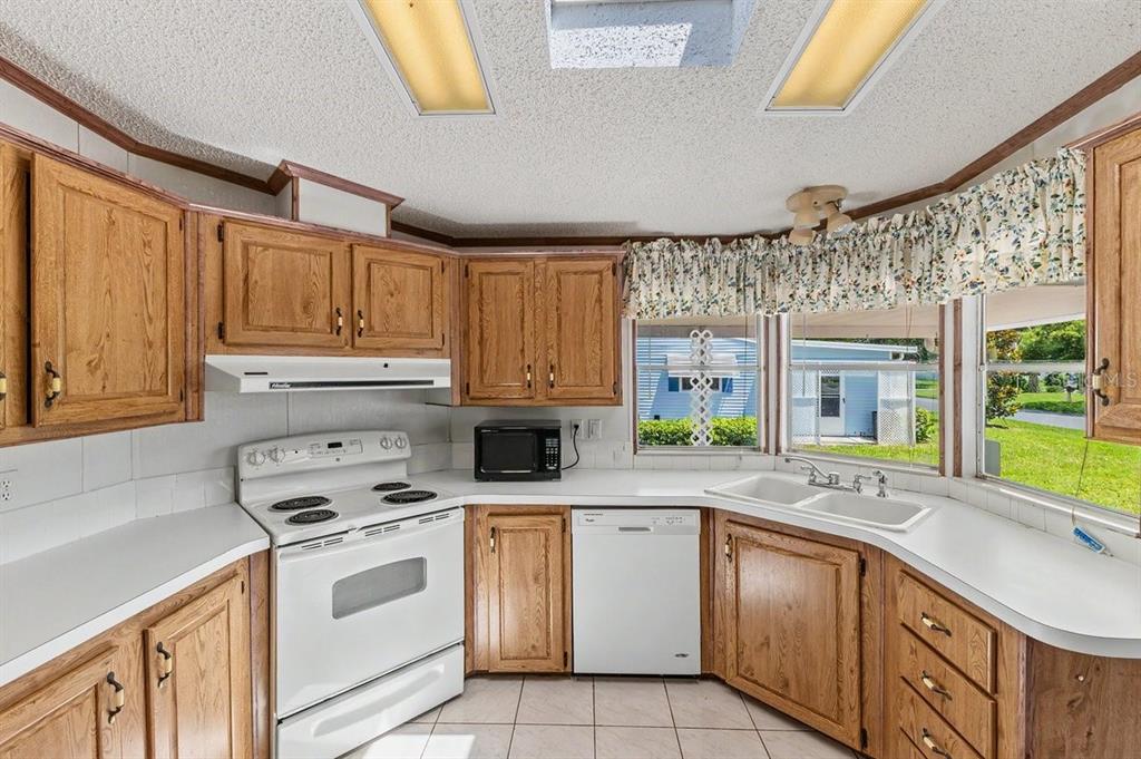 316 Portside Lane Edgewater, FL 32141 - Photo 10 of 24
