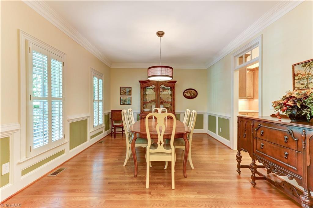 8526 Rosedale Drive Oak Ridge, NC 27310 - Photo 4 of 30 Dining room