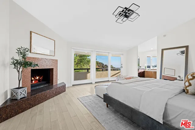 $26,390 | 1121 Roberto Lane, Los Angeles, CA 90077