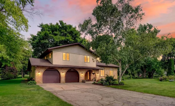 $494,900 | 319 Fairway Drive, Columbus, WI 53925