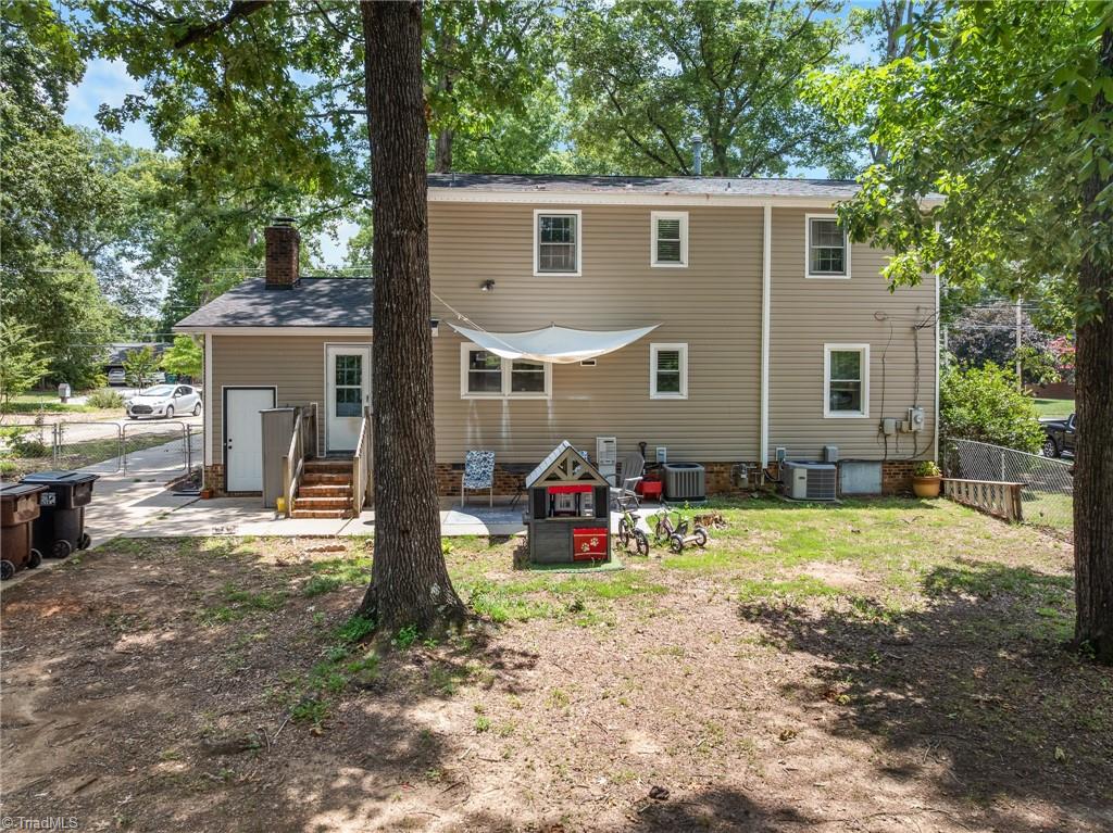 1001 Oakview Road High Point, NC 27265 - Photo 7 of 35