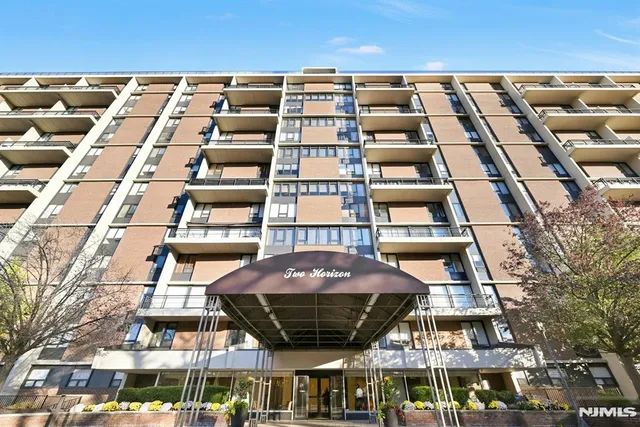 $195,000 | 2 Horizon Road, Unit 1418, Fort Lee, NJ 07024