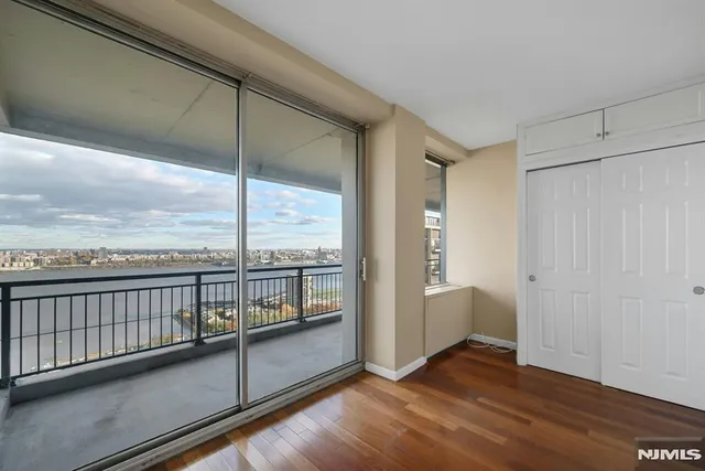 $195,000 | 2 Horizon Road, Unit 1418, Fort Lee, NJ 07024