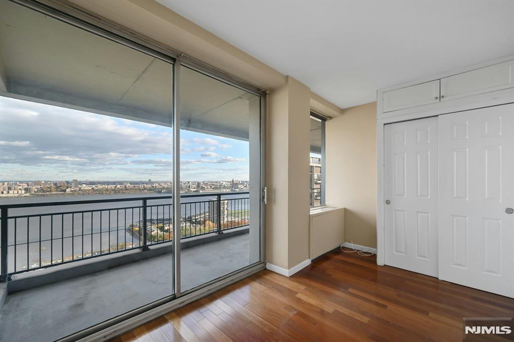 2 Horizon Road, Unit 1418 Fort Lee, NJ 07024 - Photo 11 of 22