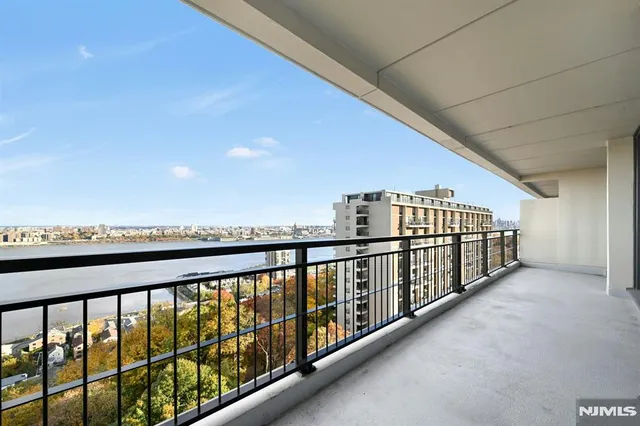 $195,000 | 2 Horizon Road, Unit 1418, Fort Lee, NJ 07024