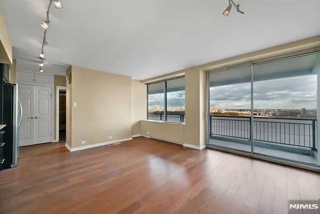 $195,000 | 2 Horizon Road, Unit 1418, Fort Lee, NJ 07024