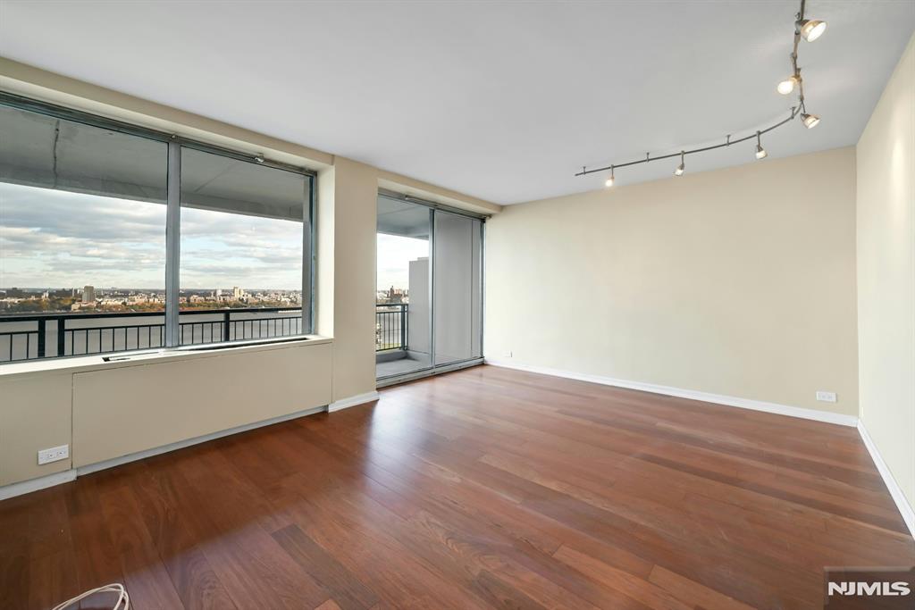 2 Horizon Road, Unit 1418 Fort Lee, NJ 07024 - Photo 7 of 22