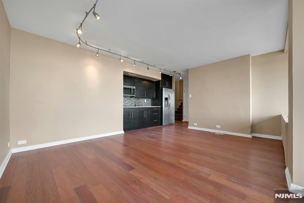 2 Horizon Road, Unit 1418 Fort Lee, NJ 07024 - Photo 8 of 22