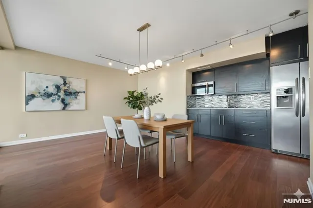 $195,000 | 2 Horizon Road, Unit 1418, Fort Lee, NJ 07024