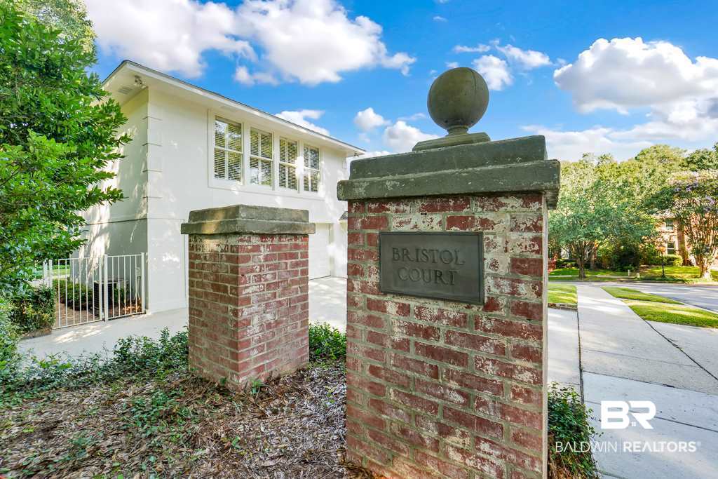 1012 Bristol Court Mobile, AL 36608 - Photo 3 of 23