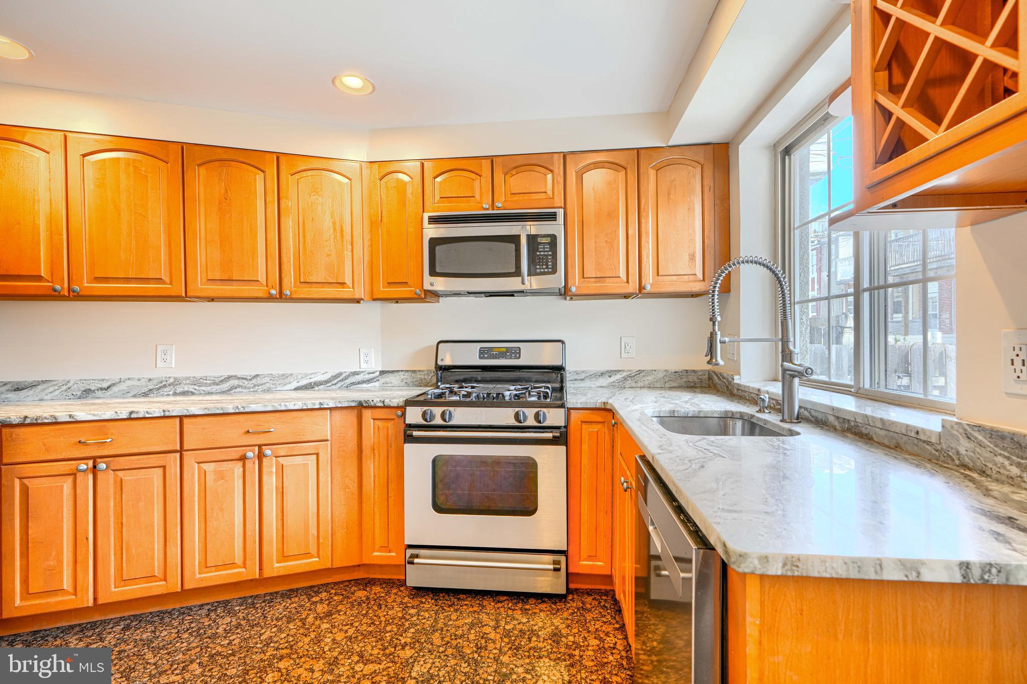 135 West Ostend Street Baltimore, MD 21230 - Photo 12 of 36