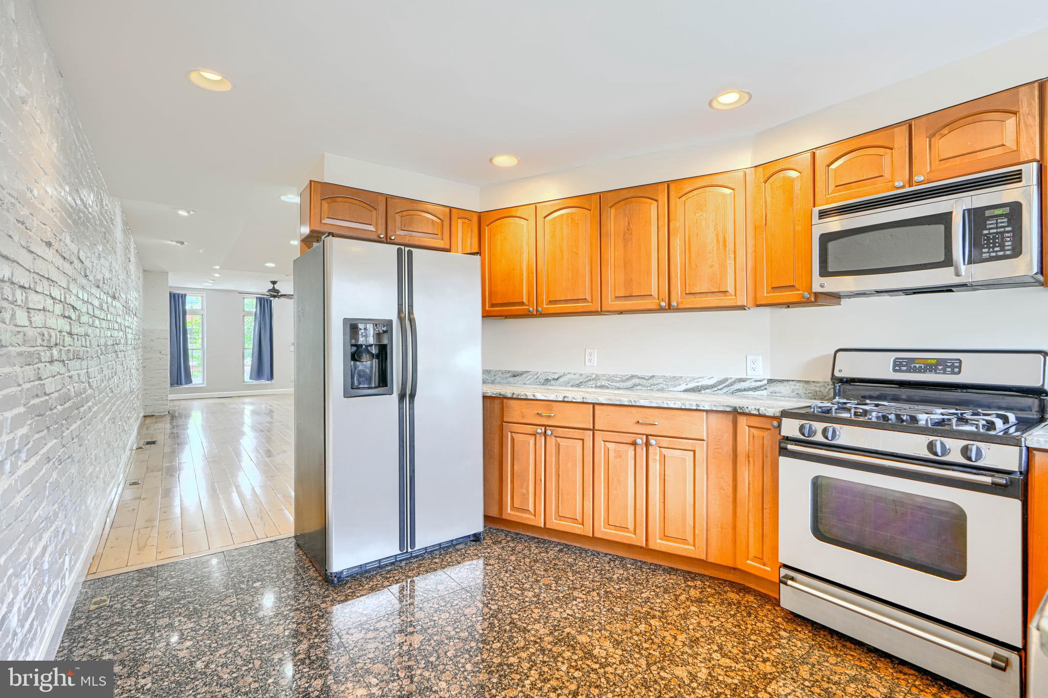 135 West Ostend Street Baltimore, MD 21230 - Photo 14 of 36