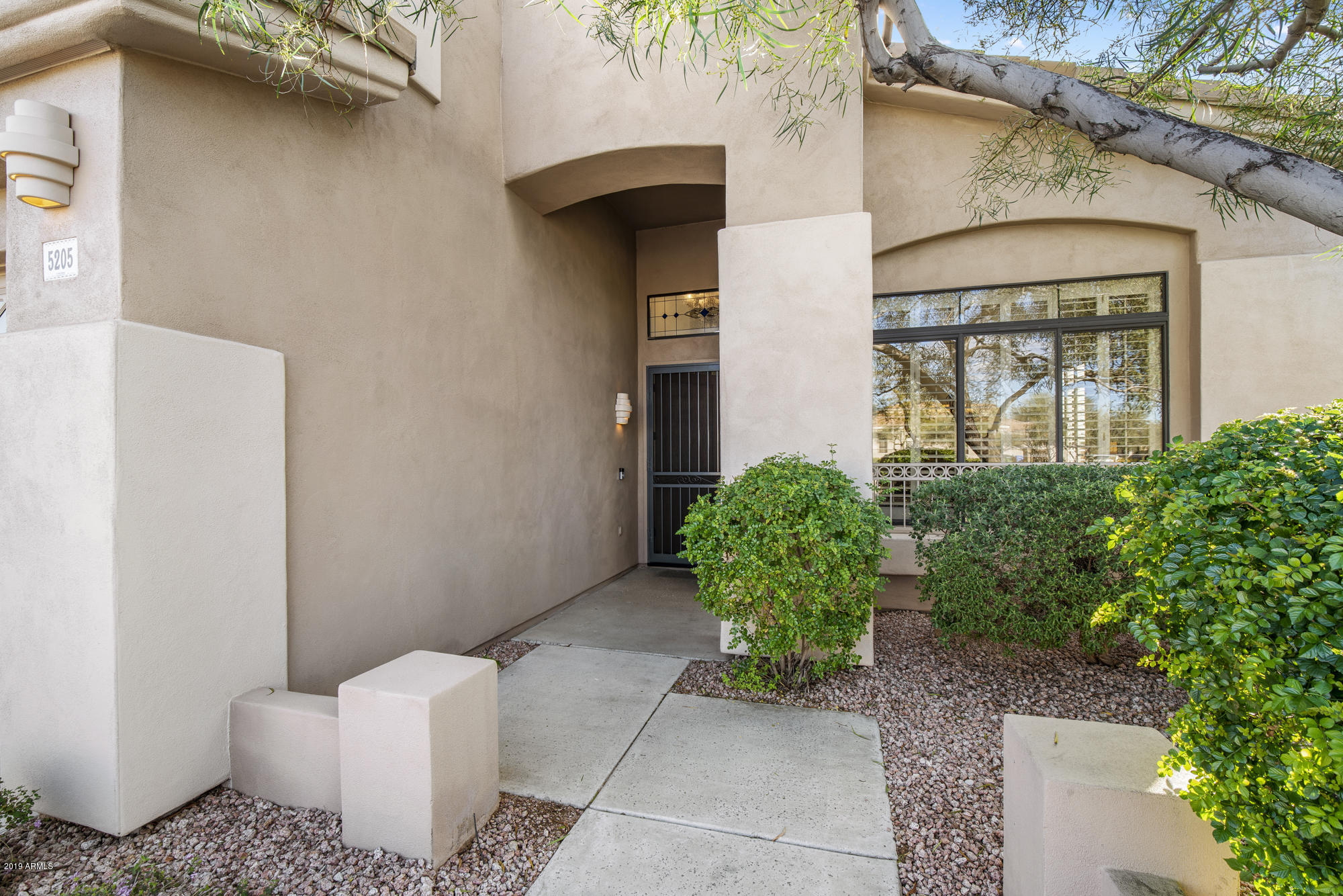 5205 East Hashknife Road Phoenix, AZ 85054 - Photo 6 of 67 Courtyard Entry