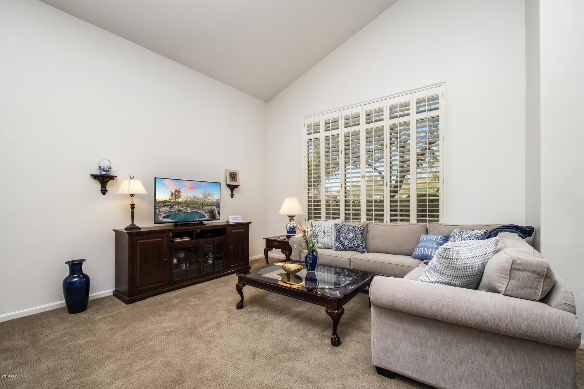 5205 East Hashknife Road Phoenix, AZ 85054 - Photo 8 of 67 Living Room