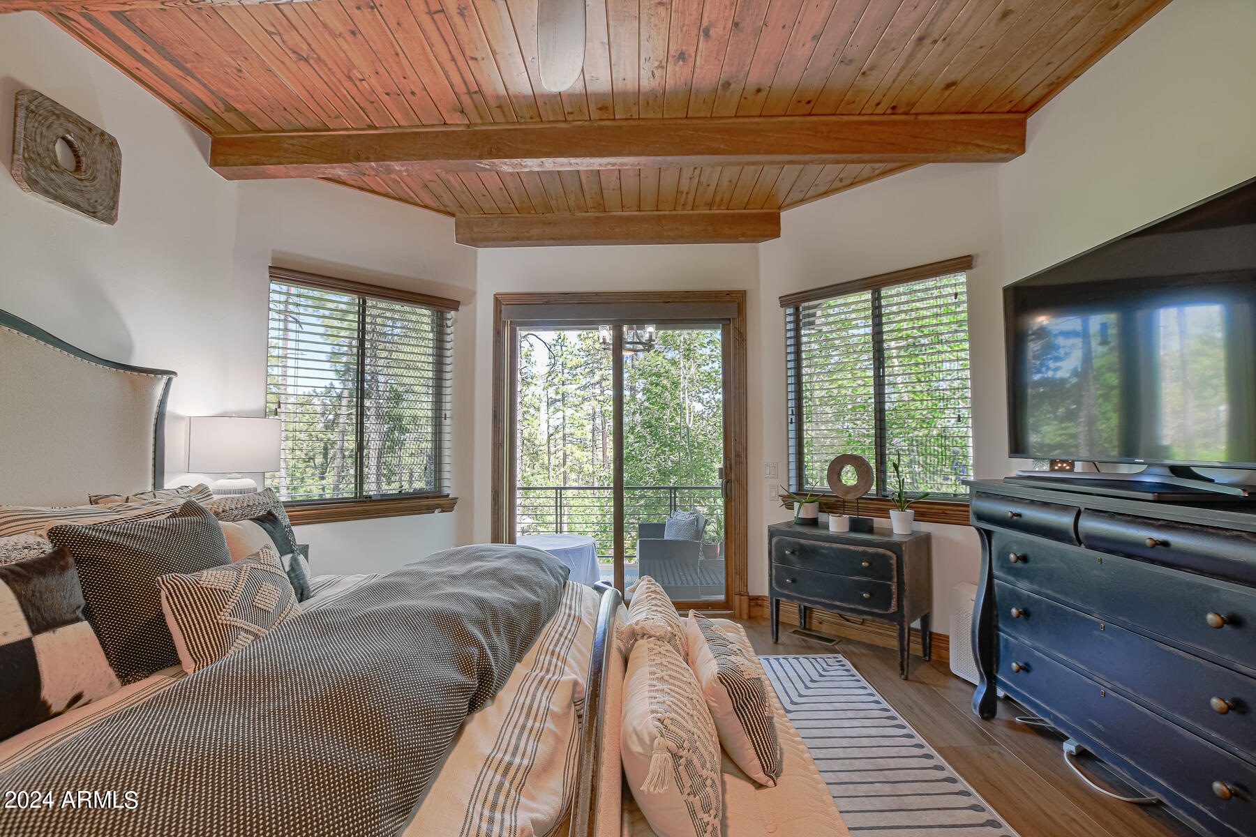 6038 Orion Show Low, AZ 85901 - Photo 31 of 95 Owners Suite