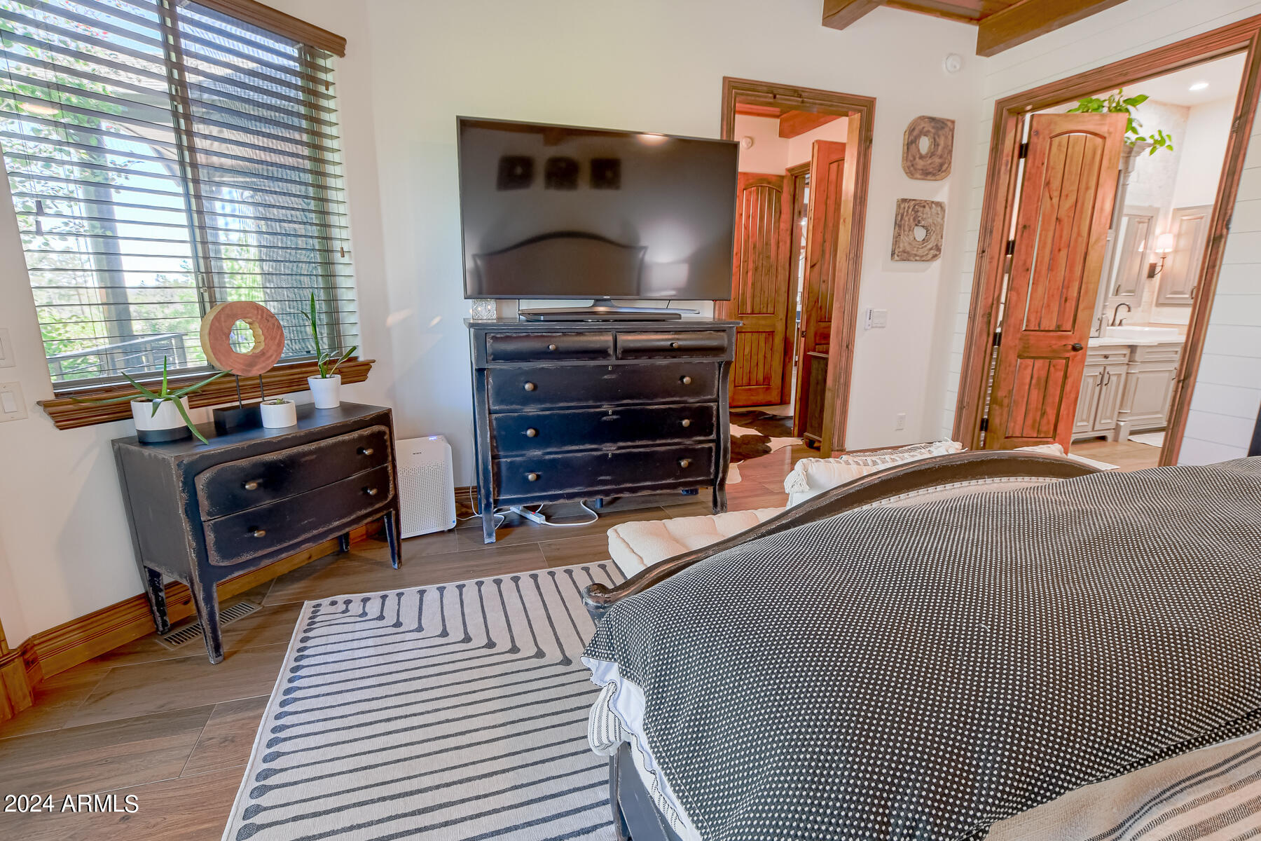 6038 Orion Show Low, AZ 85901 - Photo 34 of 95 Owners Suite