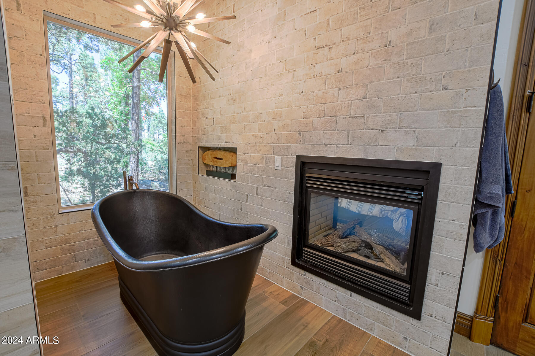 6038 Orion Show Low, AZ 85901 - Photo 35 of 95 Oversized Soaker Tub