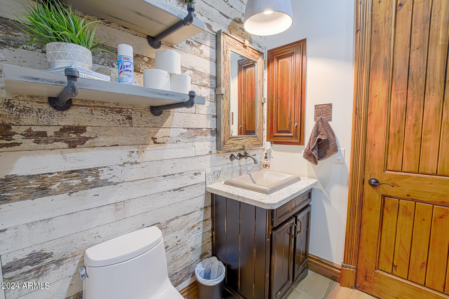 6038 Orion Show Low, AZ 85901 - Photo 42 of 95 Guest Bath Main Level