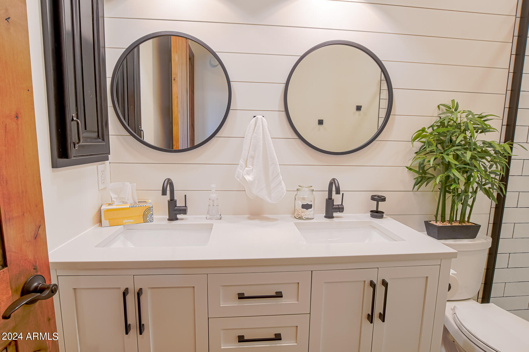 6038 Orion Show Low, AZ 85901 - Photo 63 of 95 Full Guest Bath - Double Vanities