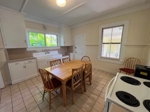 $4,975 | 676 Hana Highway, Paia, HI 96779