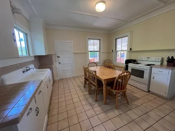 $4,975 | 676 Hana Highway, Paia, HI 96779