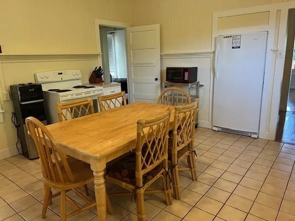 $4,975 | 676 Hana Highway, Paia, HI 96779