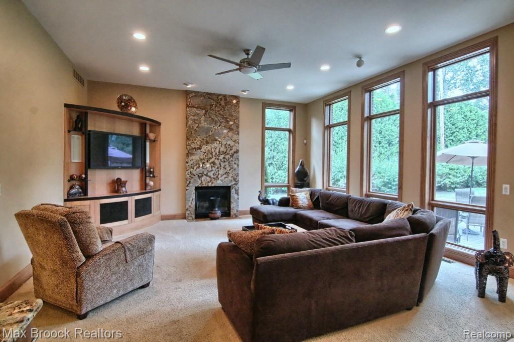 32250 Bingham Road Bingham Farms, MI 48025 - Photo 17 of 44