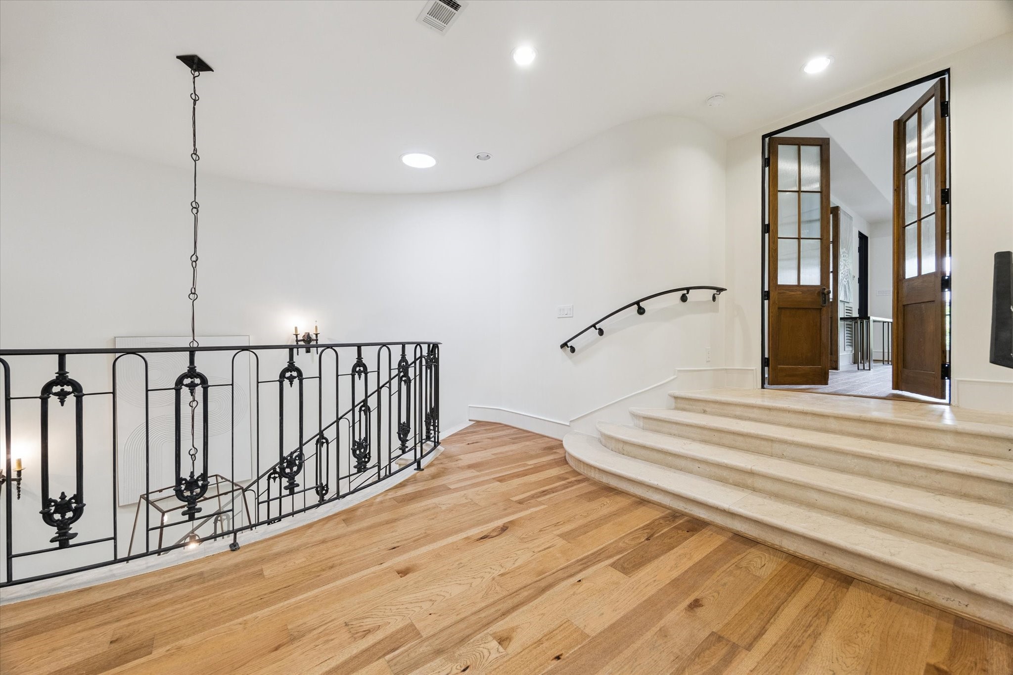 5309 Cherokee Street Houston, TX 77005 - Photo 29 of 40 a view of entryway