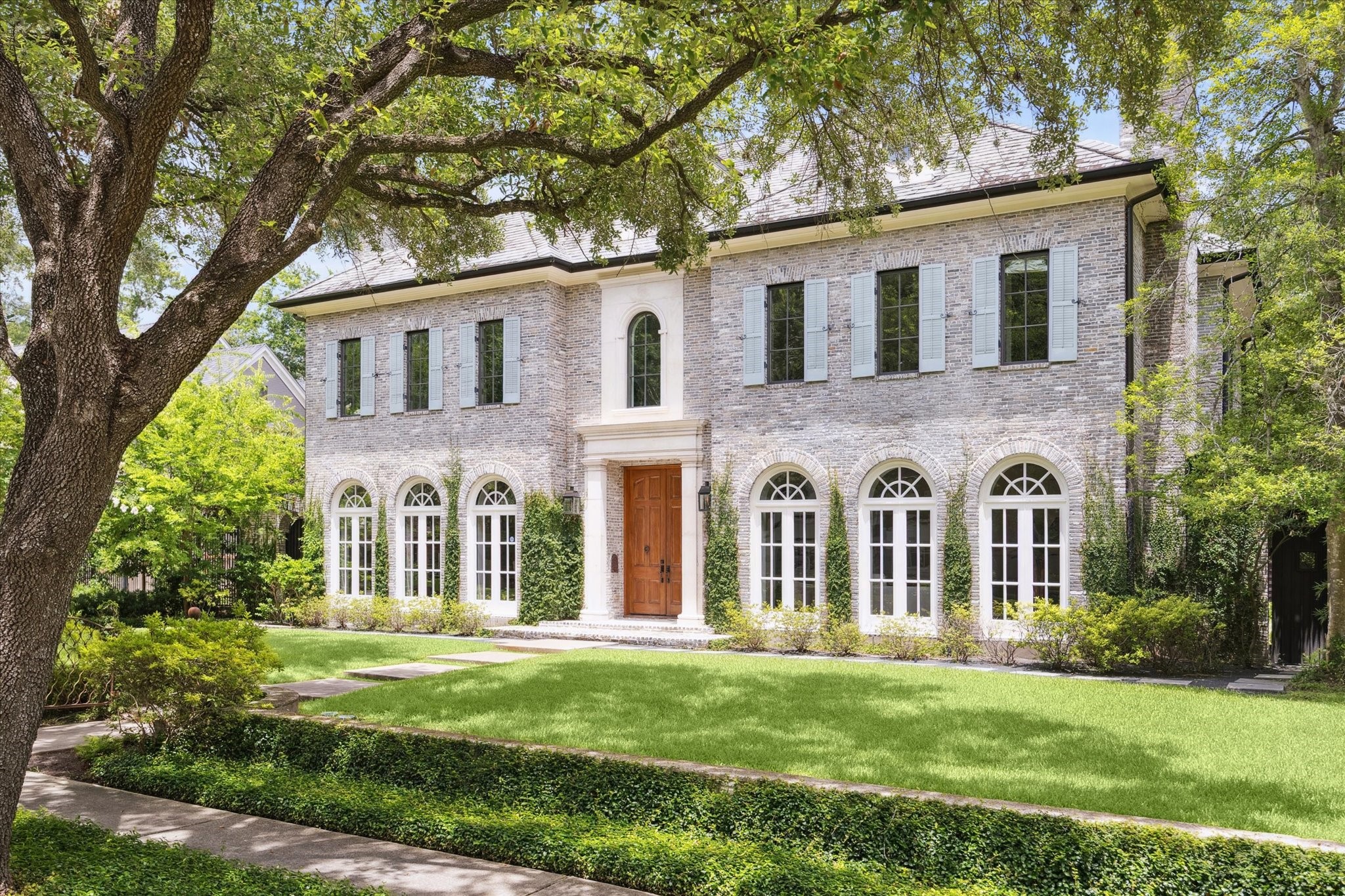 5309 Cherokee Street Houston, TX 77005 - Photo 40 of 40 a front view of a house with a yard