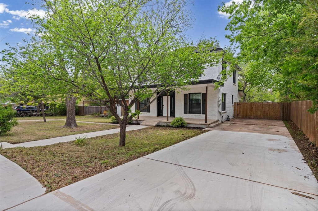 10302 Aspen Street Austin, TX 78758 - Photo 2 of 30