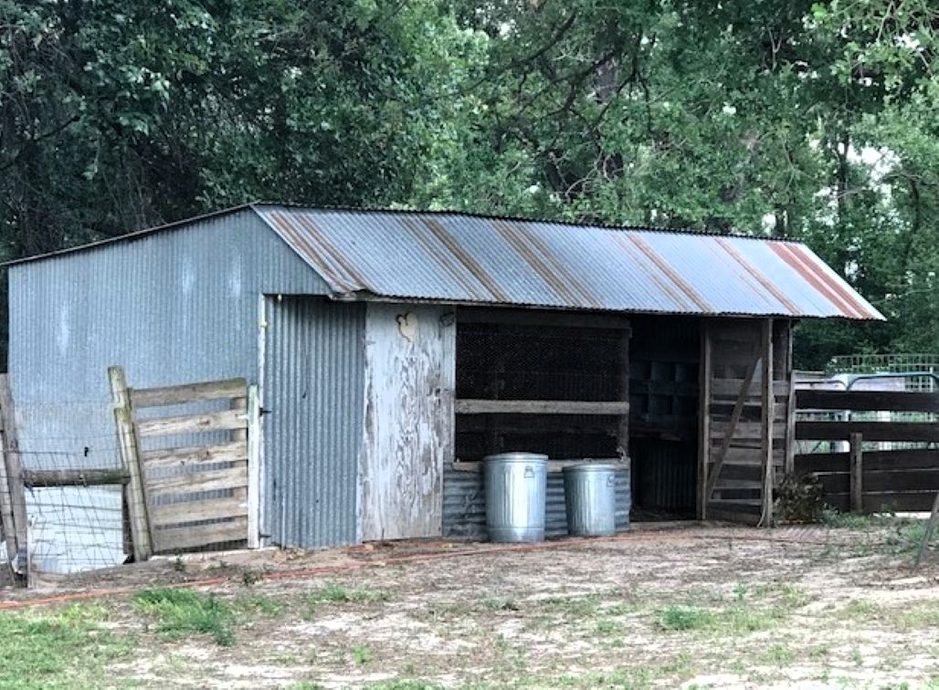 1188 Private 6030 Cameron, TX 76520 - Photo 27 of 28 a view of a house with a outdoor space