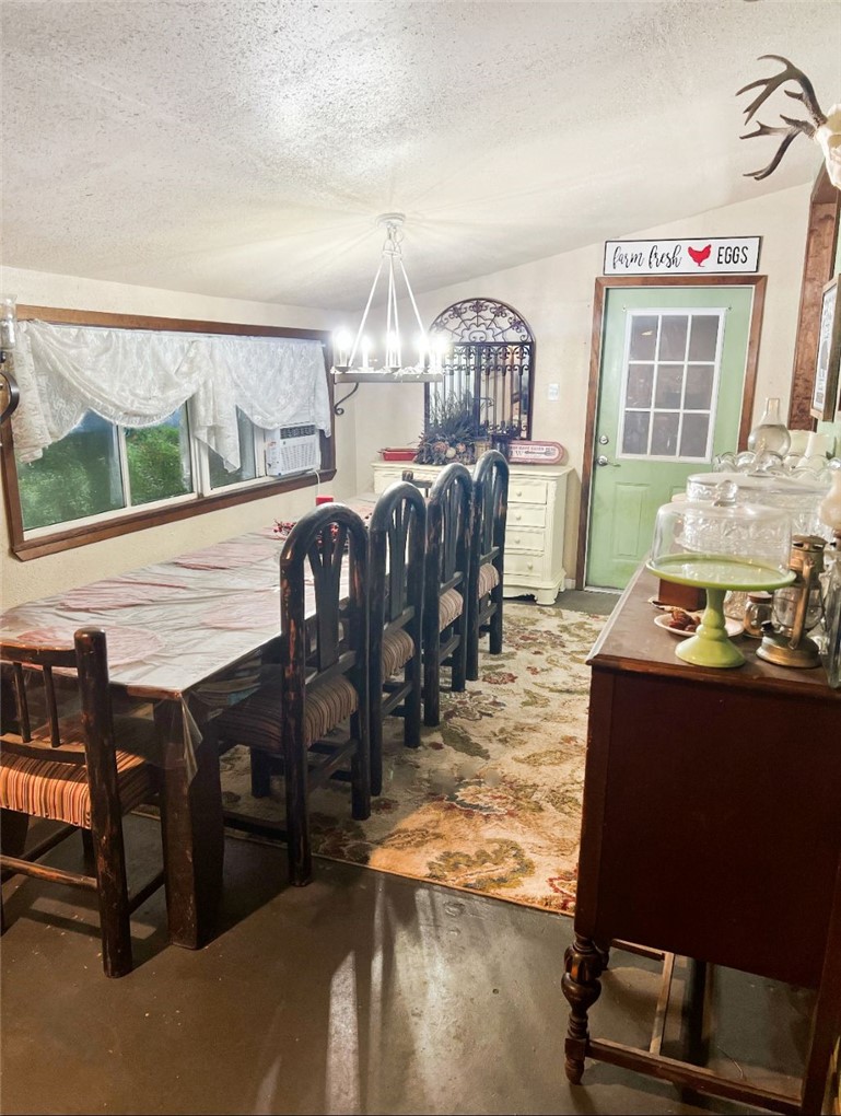 1188 Private 6030 Cameron, TX 76520 - Photo 8 of 28 Dining room