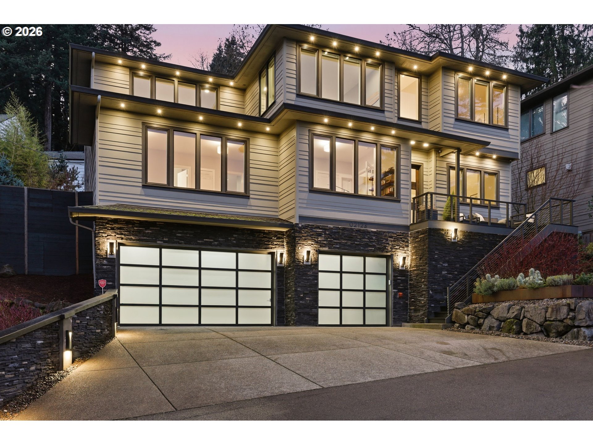 2123 South Military Road Portland, OR 97219 - Photo 1 of 47 a view of a large building