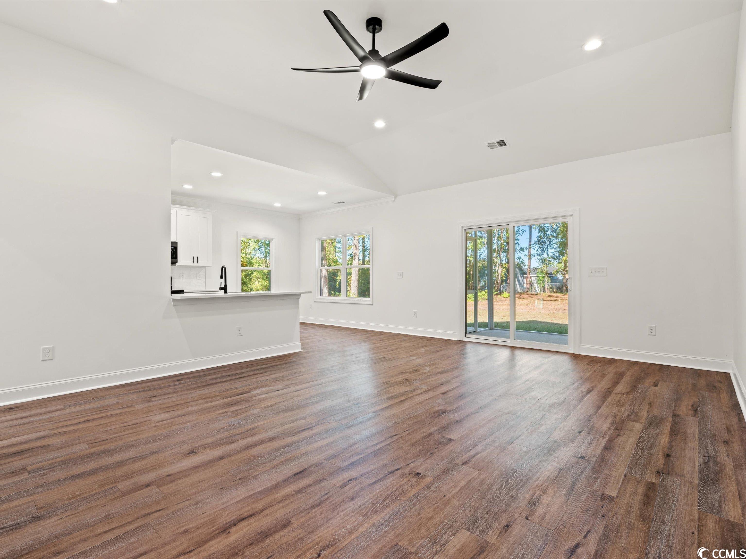 1029 Kings Road Conway, SC 29526 - Photo 6 of 32