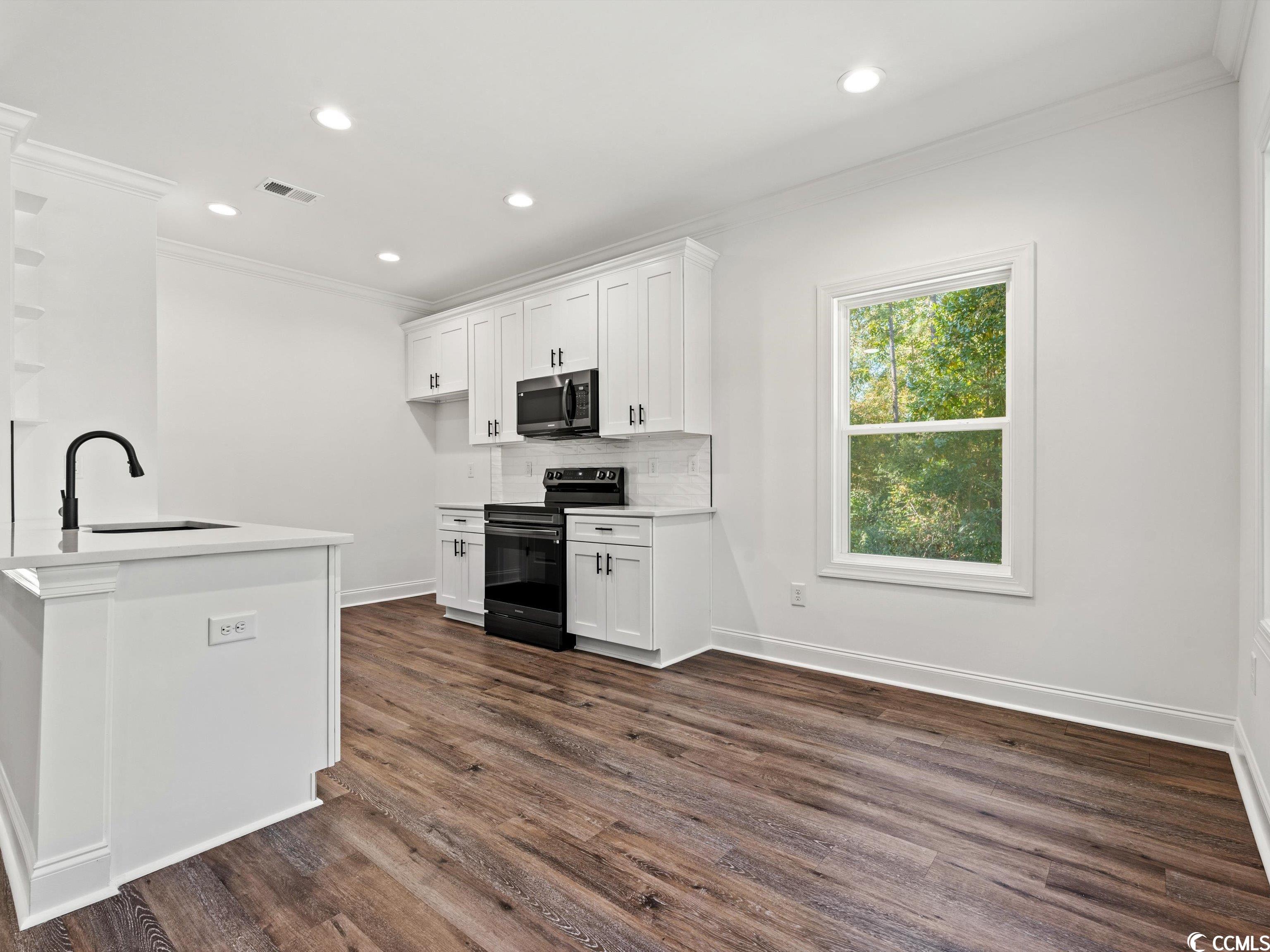 1029 Kings Road Conway, SC 29526 - Photo 10 of 32